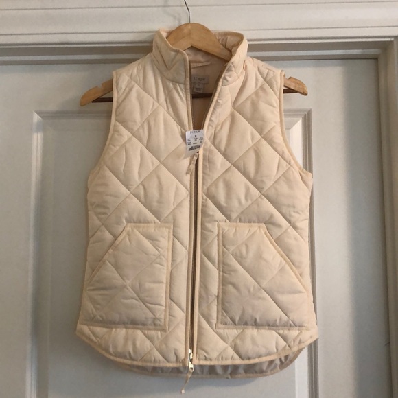 J. Crew Jackets & Blazers - HP🎉NWT J.Crew cream puffer vest, XS